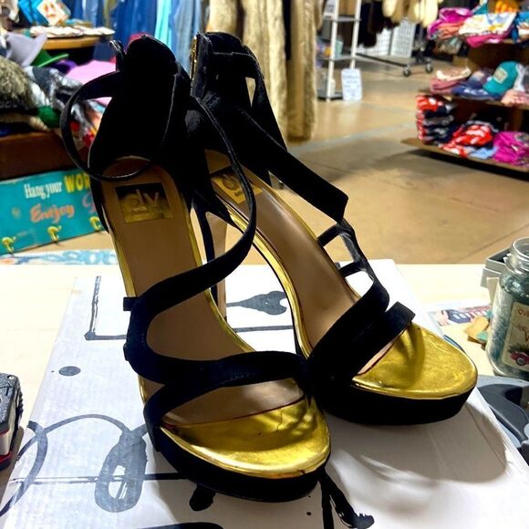 Hi hi hi DOLCE Vida heels - Picture 1 of 6